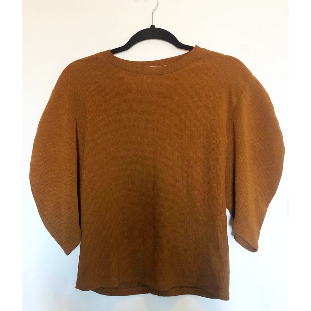 Zara Trafaluc Ribbed Statement Shoulder Top. US Size: S